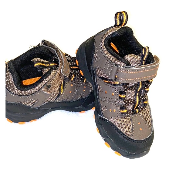 rugged outback hiking boots